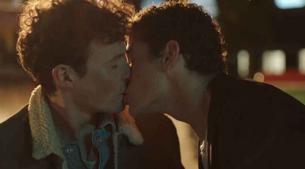 Demain nous appartient (spoilers) : Jack et Rayane échangent enfin leur premier baiser !